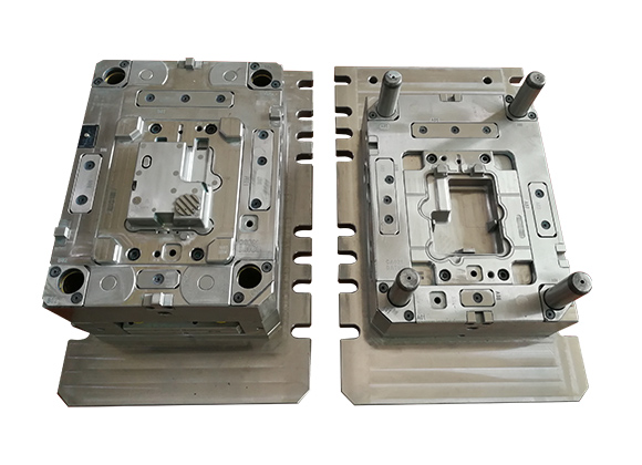 R801-13-1-plastic-injection-mold-2