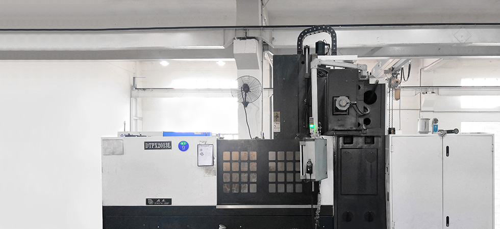 large injection machine