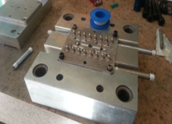 Plastic injection mold