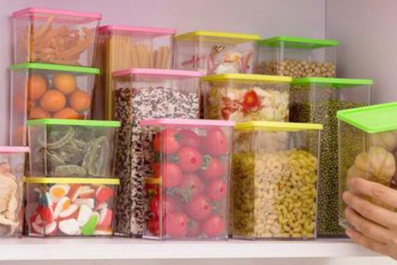 Plastic injection mold